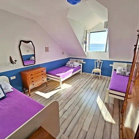 Tempera By The Apartamento Split