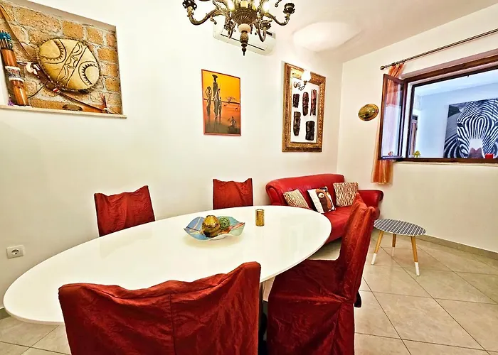 Tempera By The Apartman
